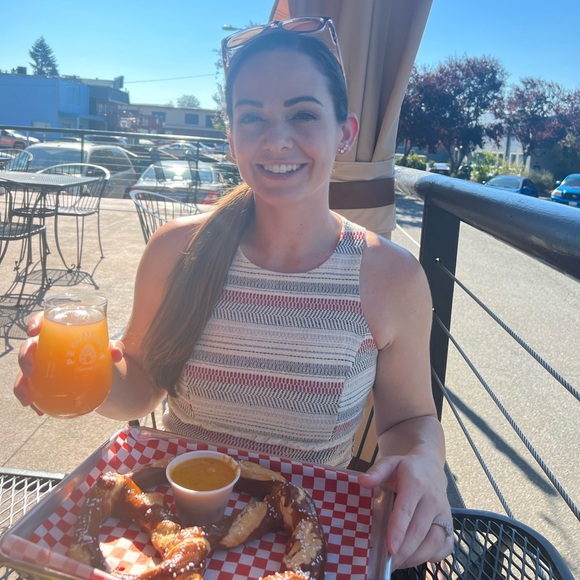 Meet your Posher, Sam - Picture 3 of 3